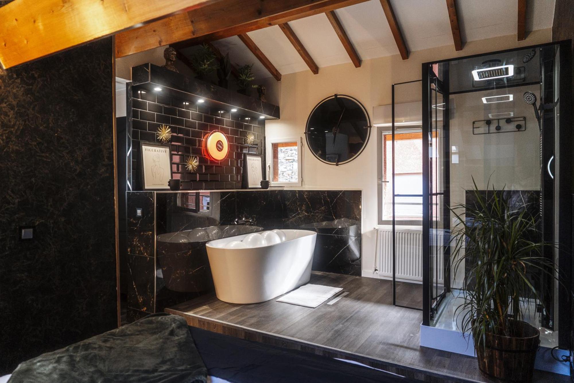 Appart Hotel Le 8 La Suite - Parking Gratuit - Macon Exterior photo